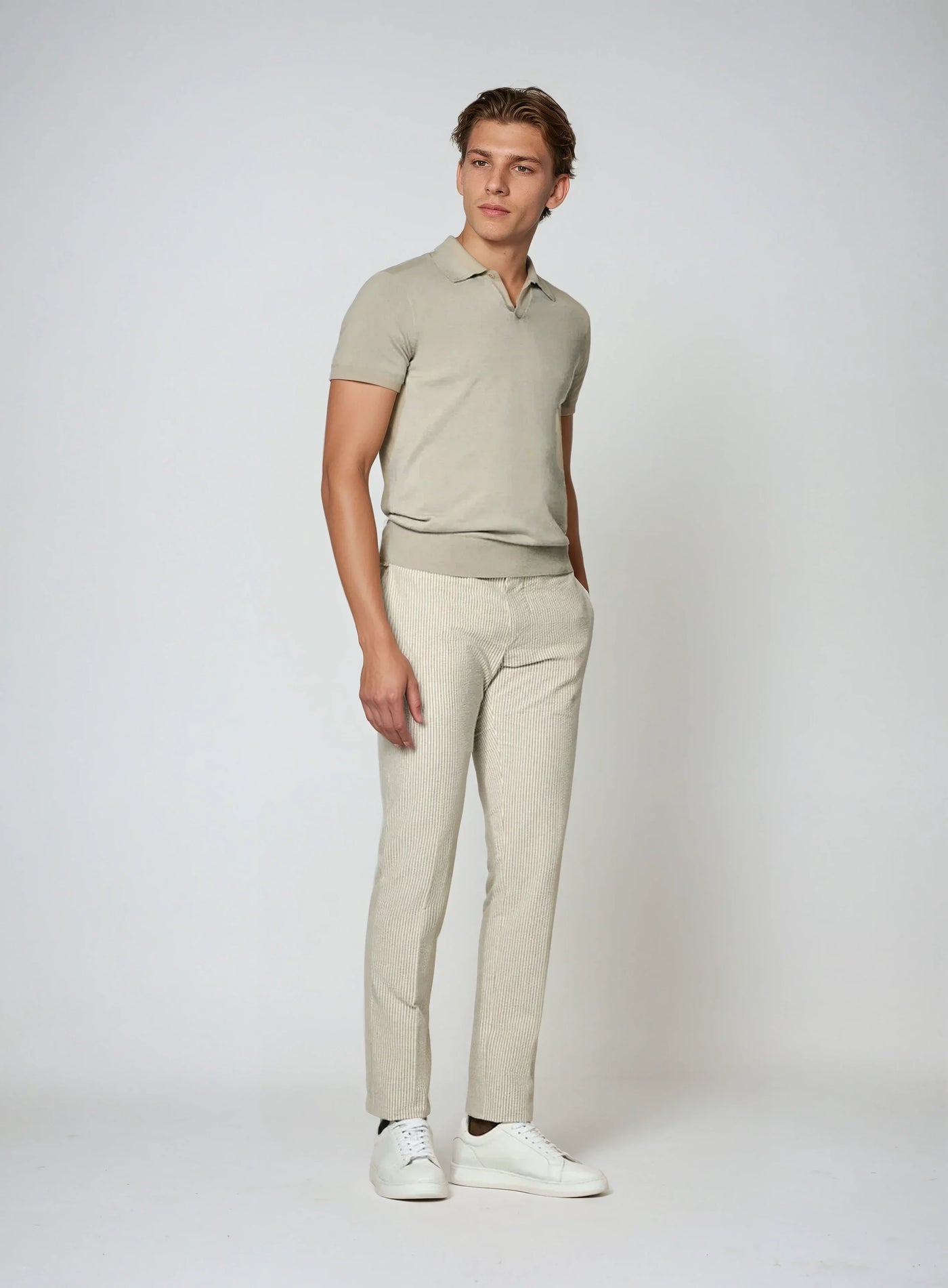 Buttonless polo shirt – Taupe